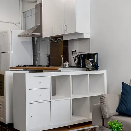 Apartment Cozy & Central 2br Designed Apt. In Beyoglu