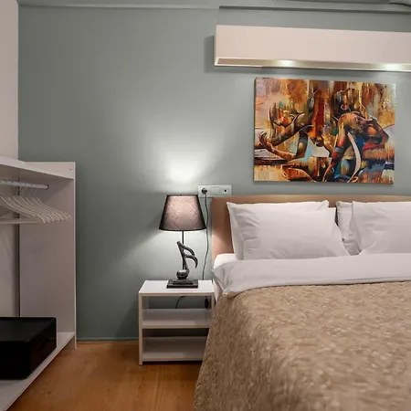 Cozy & Central 2br Designed Apt. In Beyoglu *